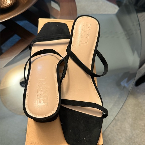 Black Chunky Heel Slip-On Shoes - Picture 3 of 5